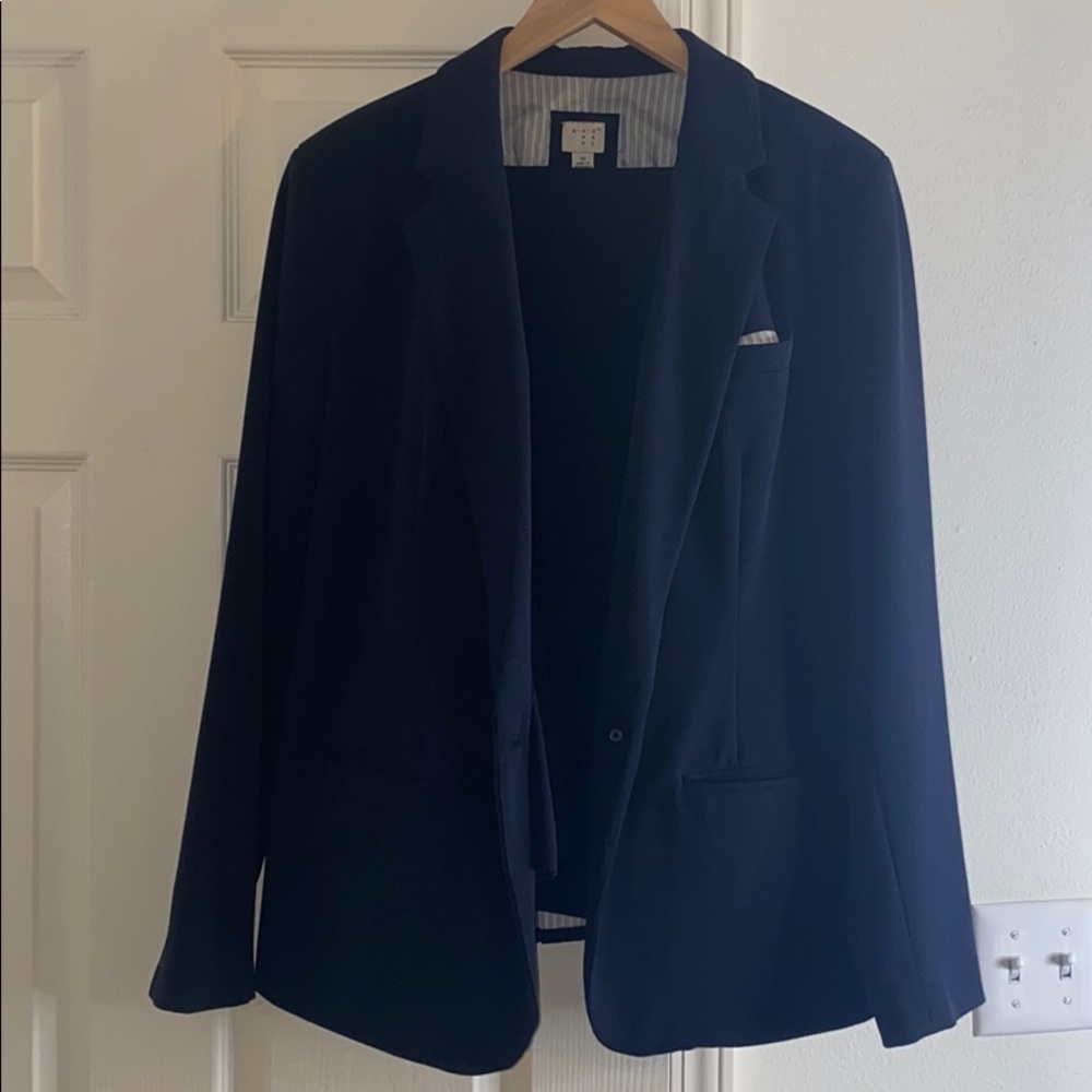 Women’s Pant Suit